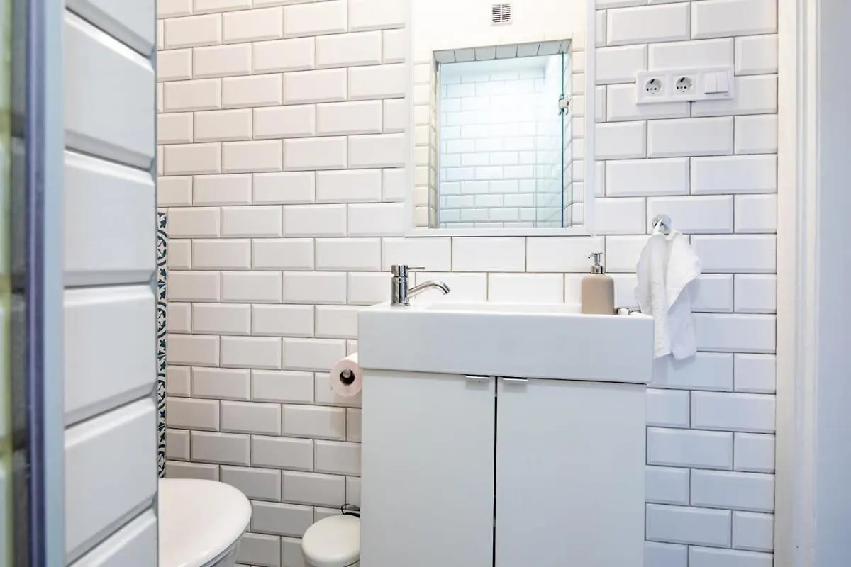 דירות בודפשט Modern Retreat For 8 Guests