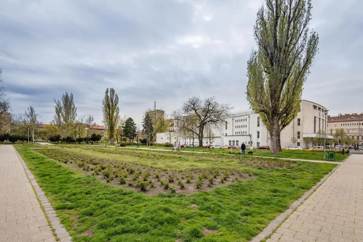 Modern Retreat For 8 Guests Lägenhet Budapest Ungern