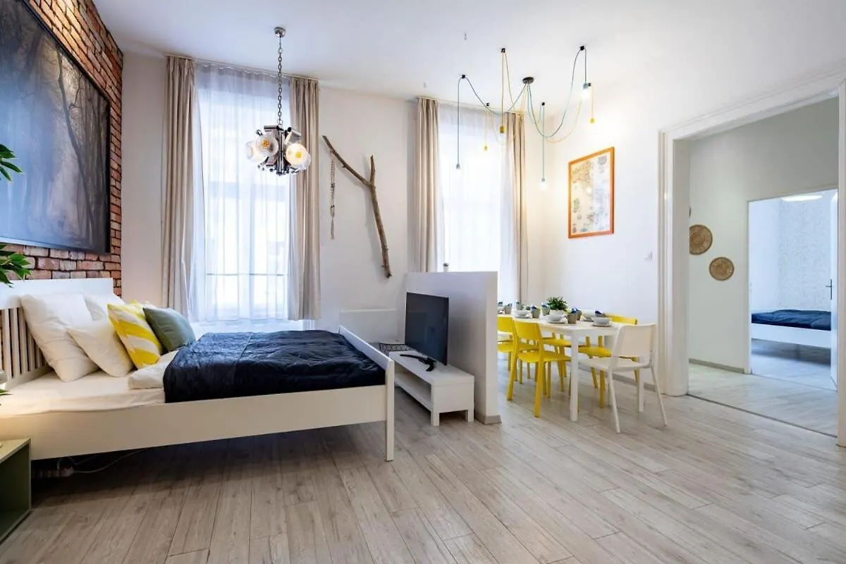 Modern Retreat For 8 Guests Lägenhet Budapest