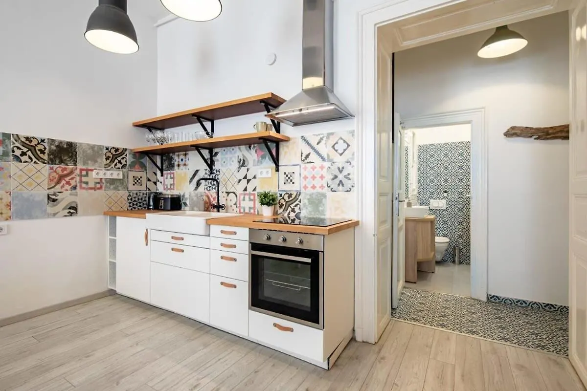 Modern Retreat For 8 Guests Lägenhet Budapest